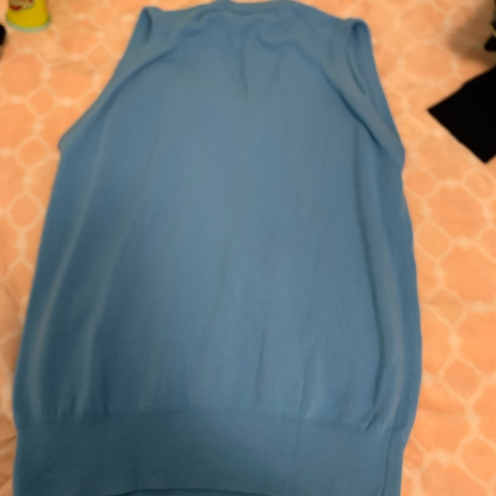 Sweater with no sleeves